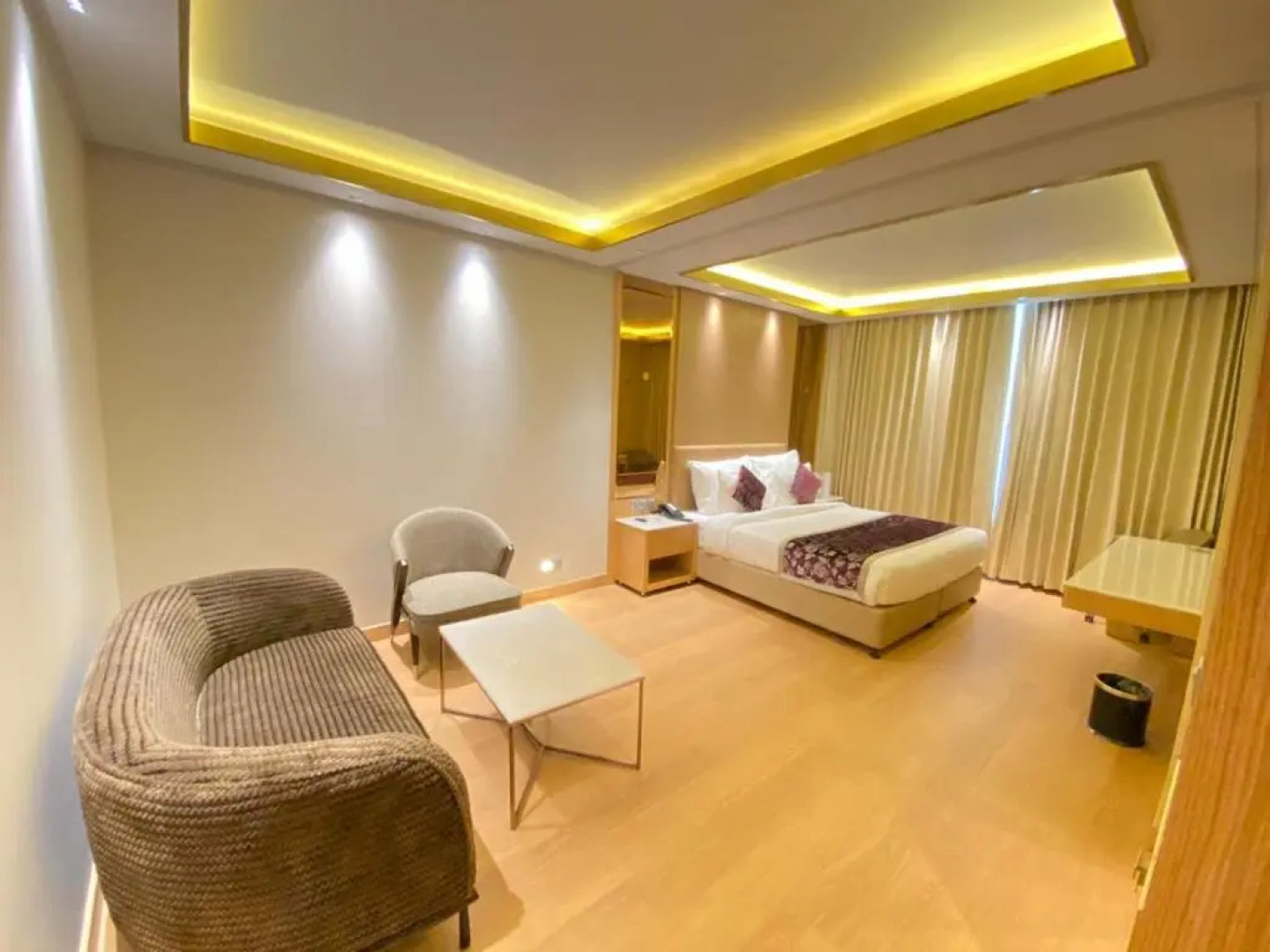 NIRVANA Luxury Hotel l Ludhiana