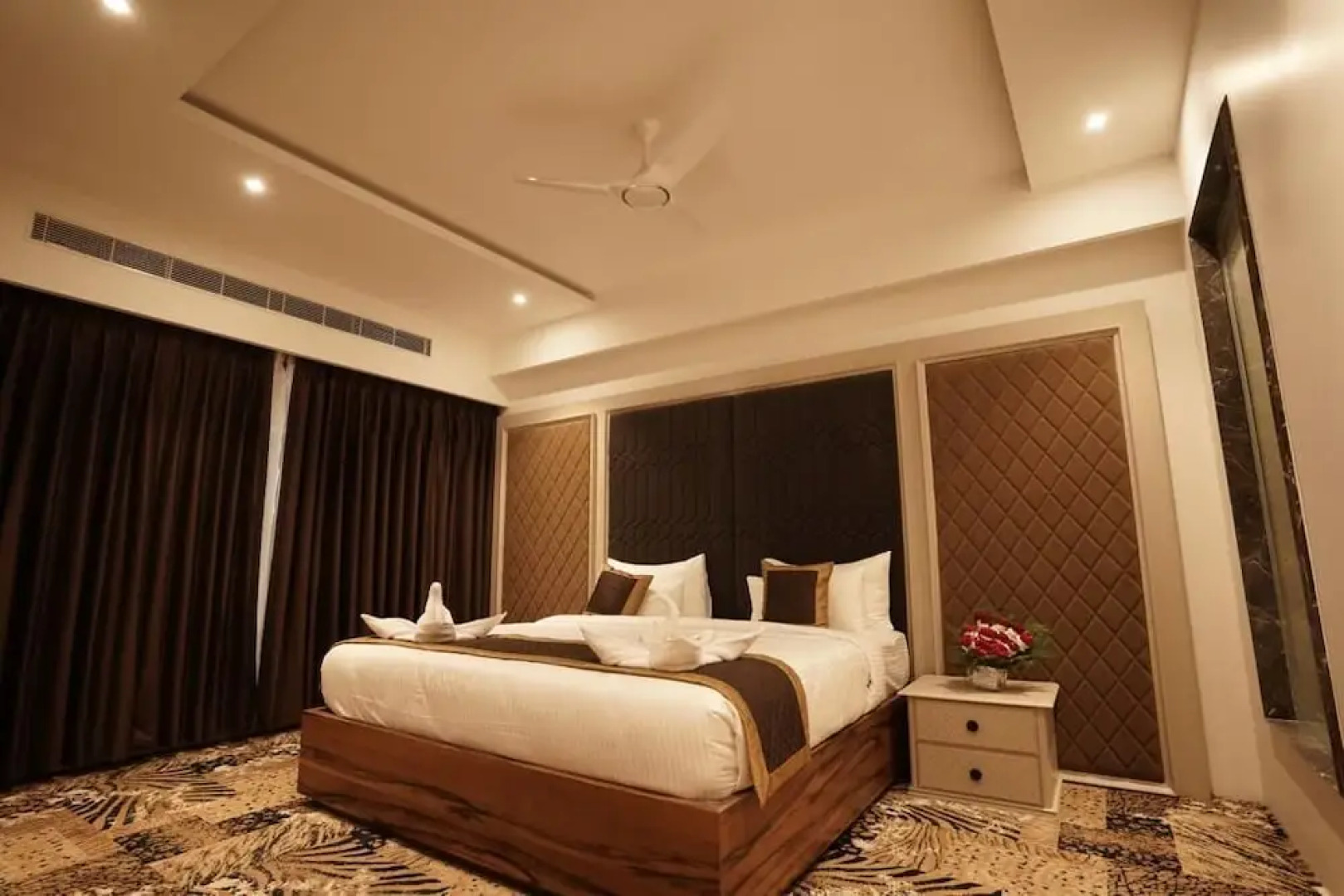 Classic Sapphire Ananta Bundi