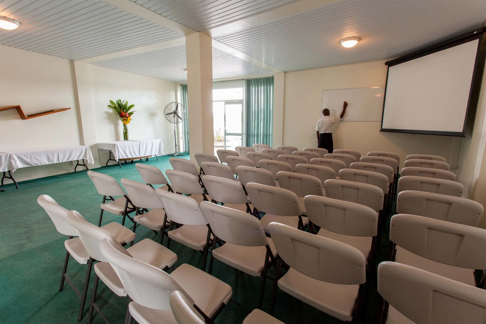 Chantilly's On The Bay