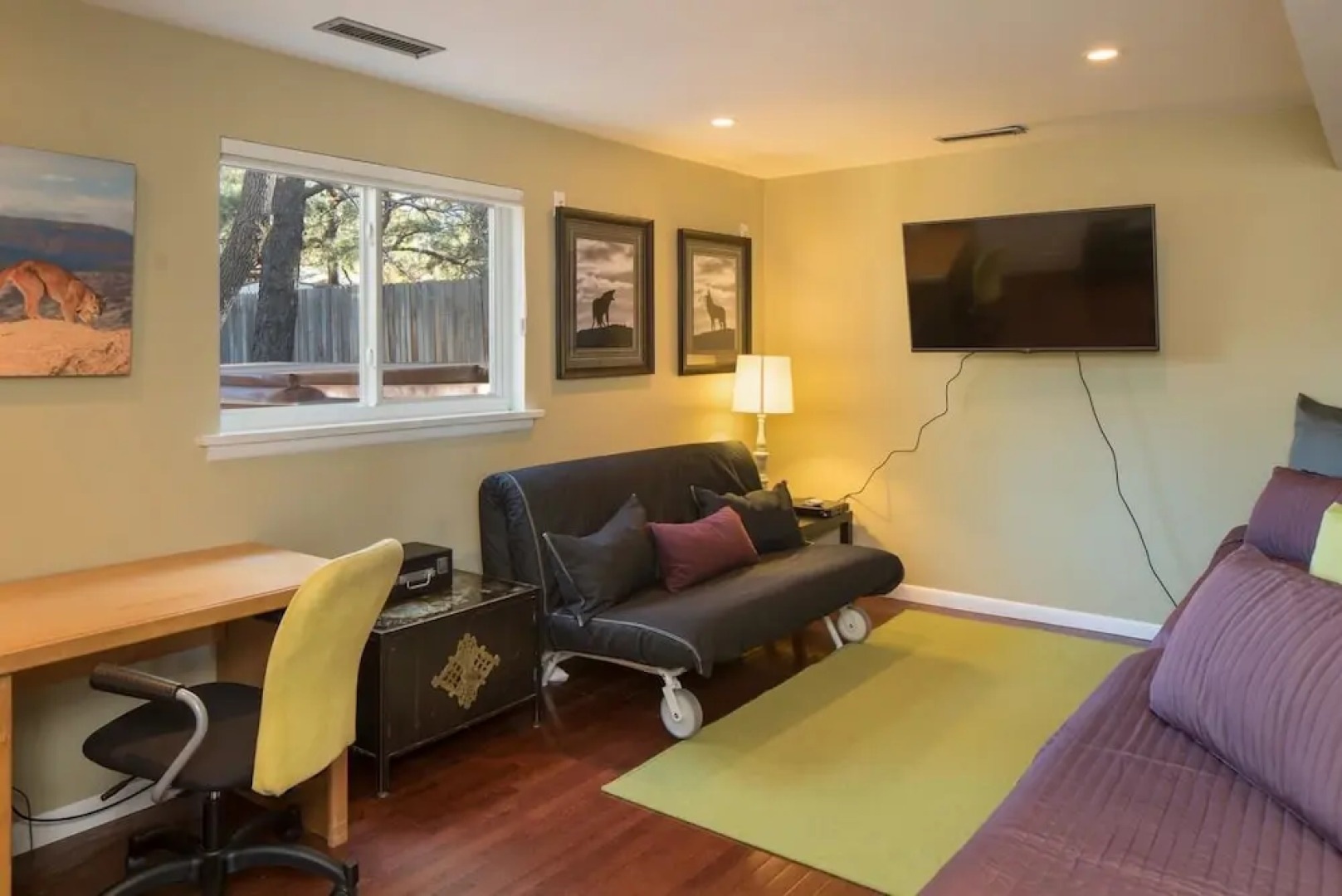 Artsy, Downtown Treehouse