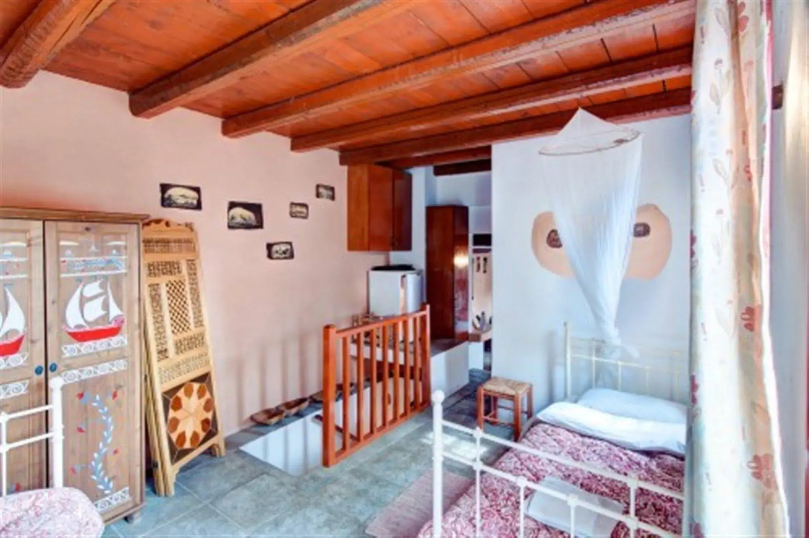 The Traditional Villas of Crete