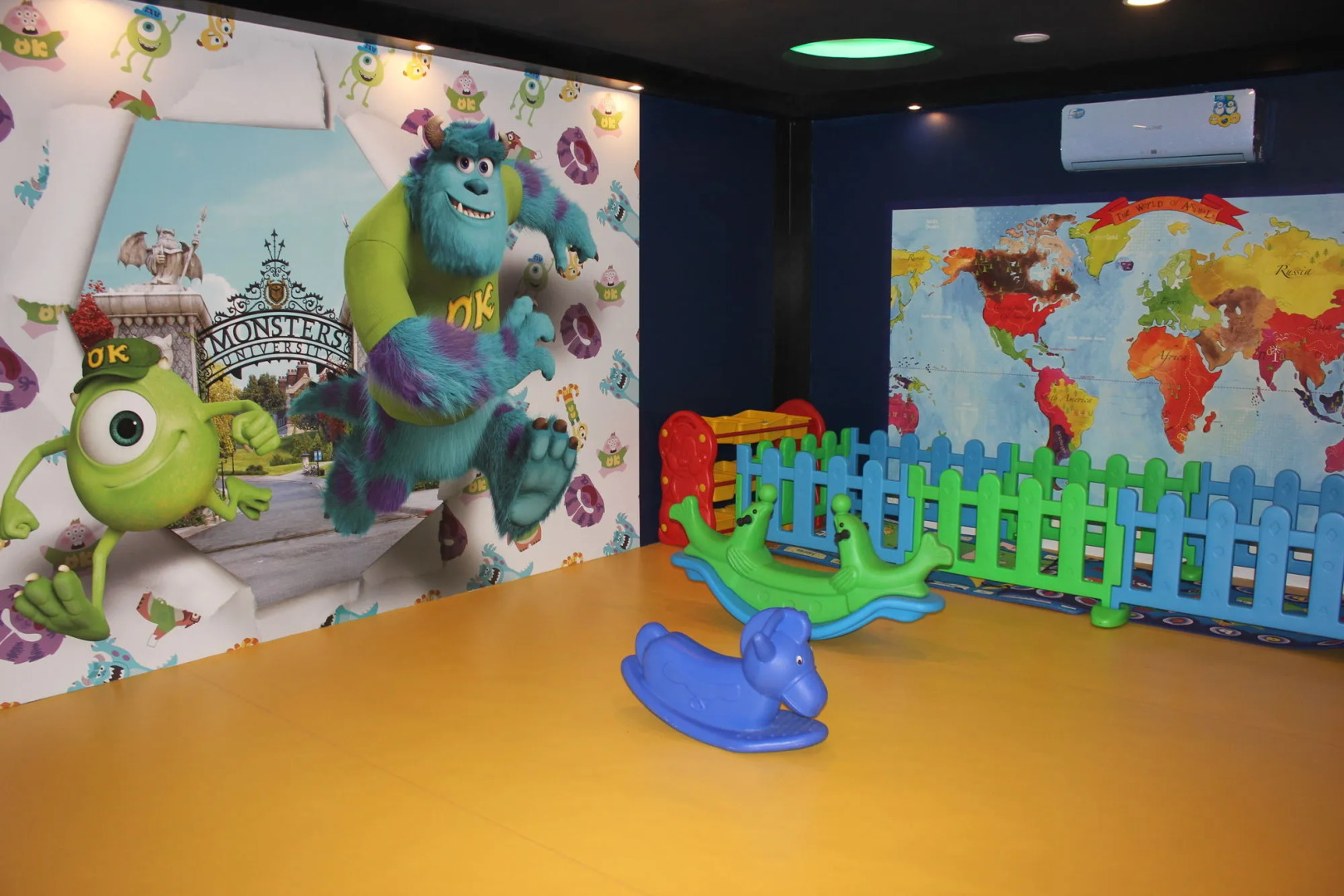 Hotel Holiday Resort