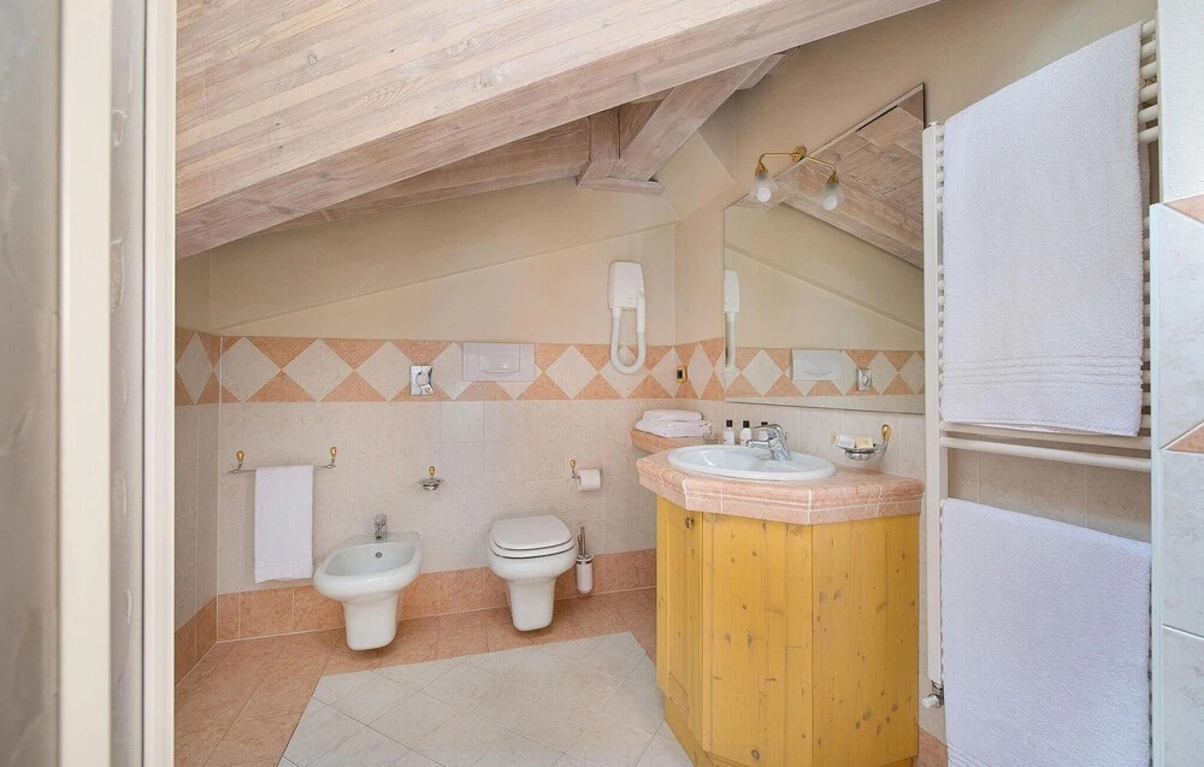 Stunning Apartment in Ponte di Legno With 2 Bedrooms and Wifi