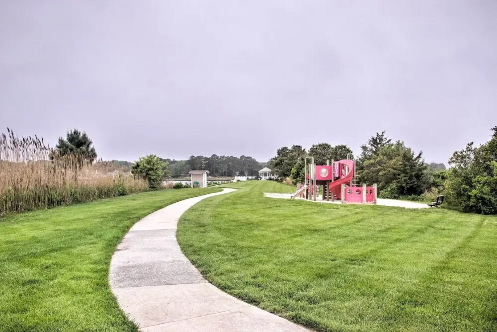 Shared Pool & Bay Access: Ocean View Retreat