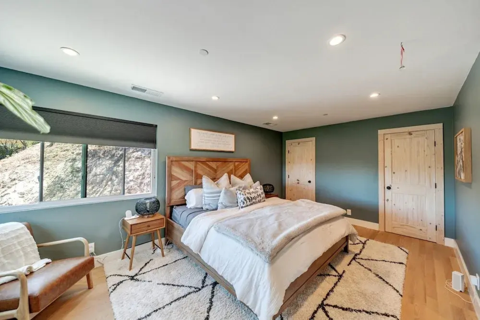 Bayside Mountain Retreat With Gorgeous Views And Private Hot Tub! 5 Bedroom Home by Redawning