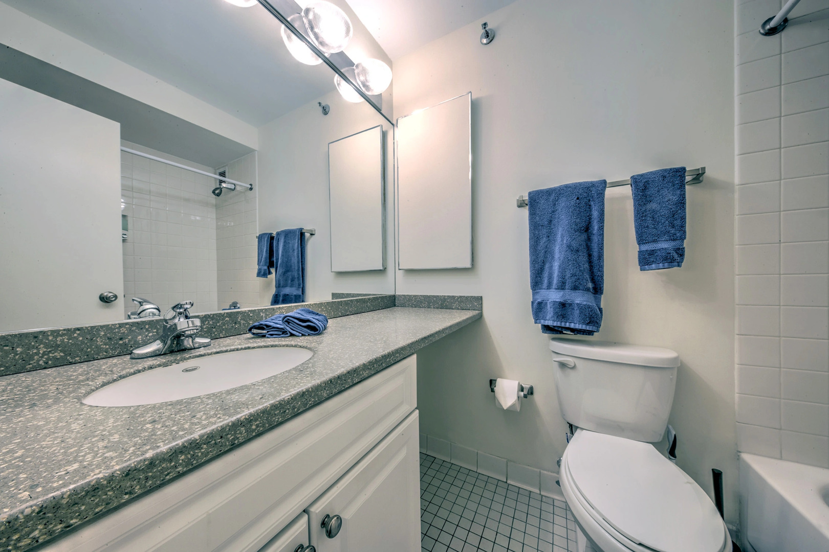 Upscale Apt with everything you need!