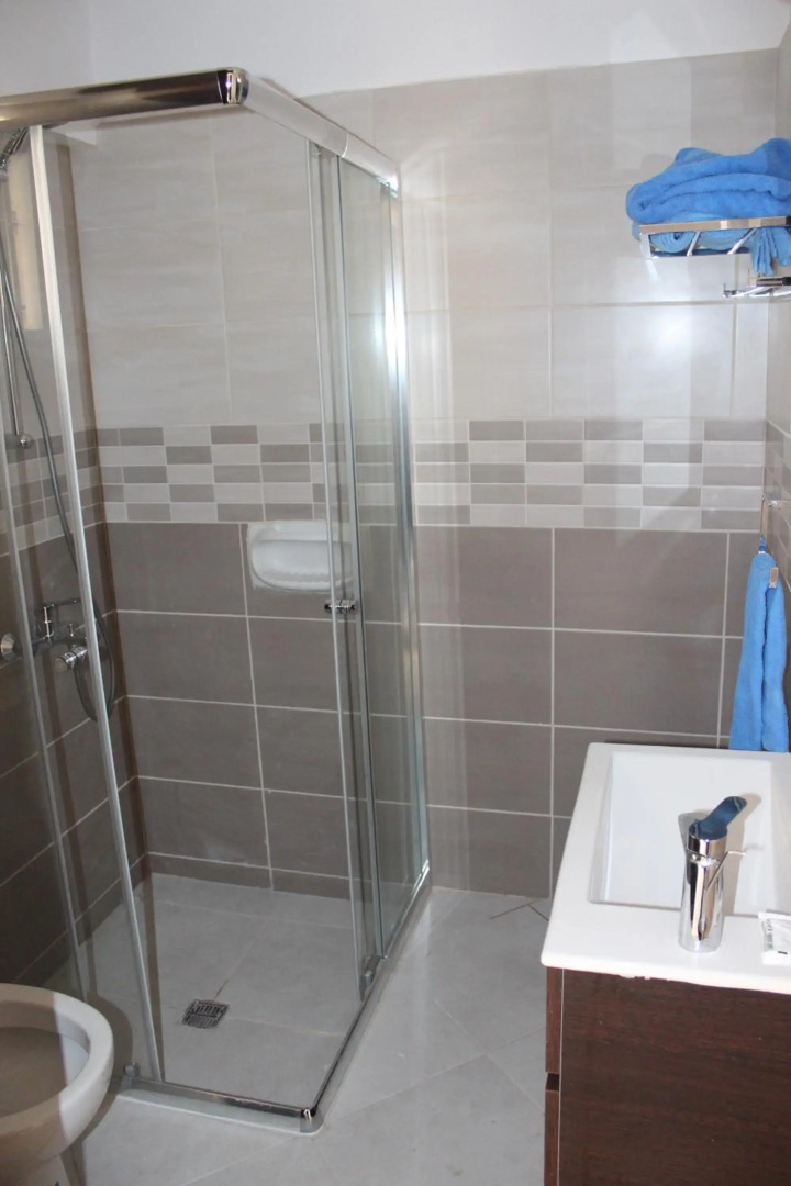 Petsas Apartments & Tavern