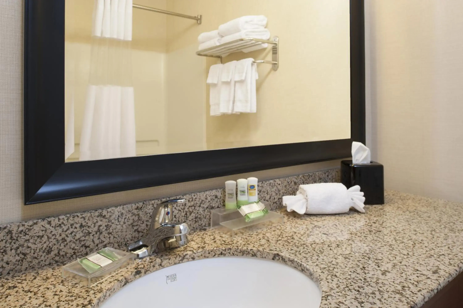 Country Inn & Suites by Radisson, Holland, MI