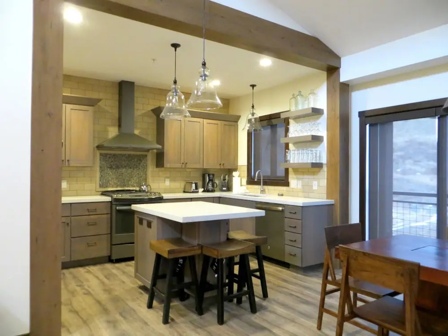 Crested Mountain North by CB Lodging