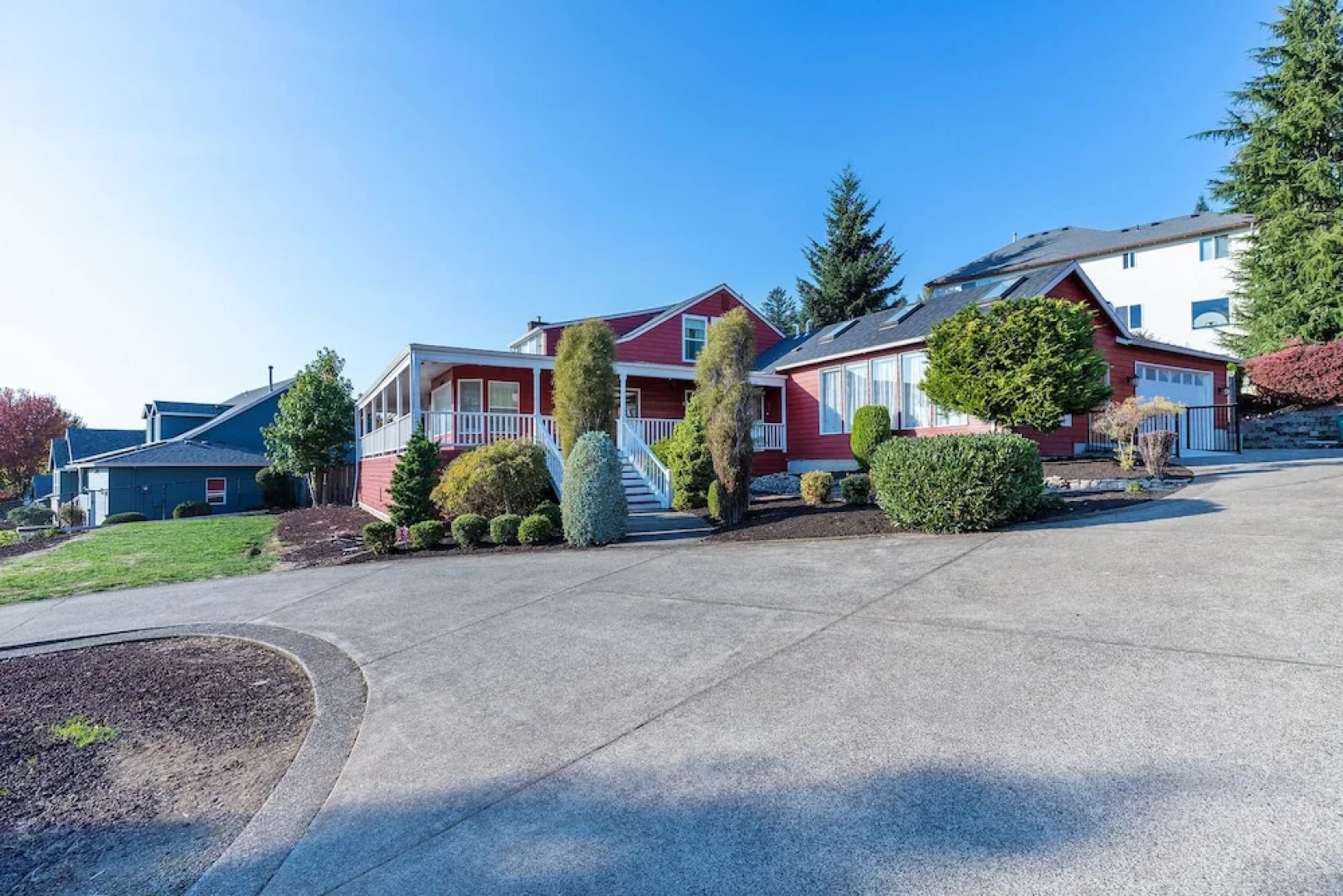 Happy Valley Bright Urban House