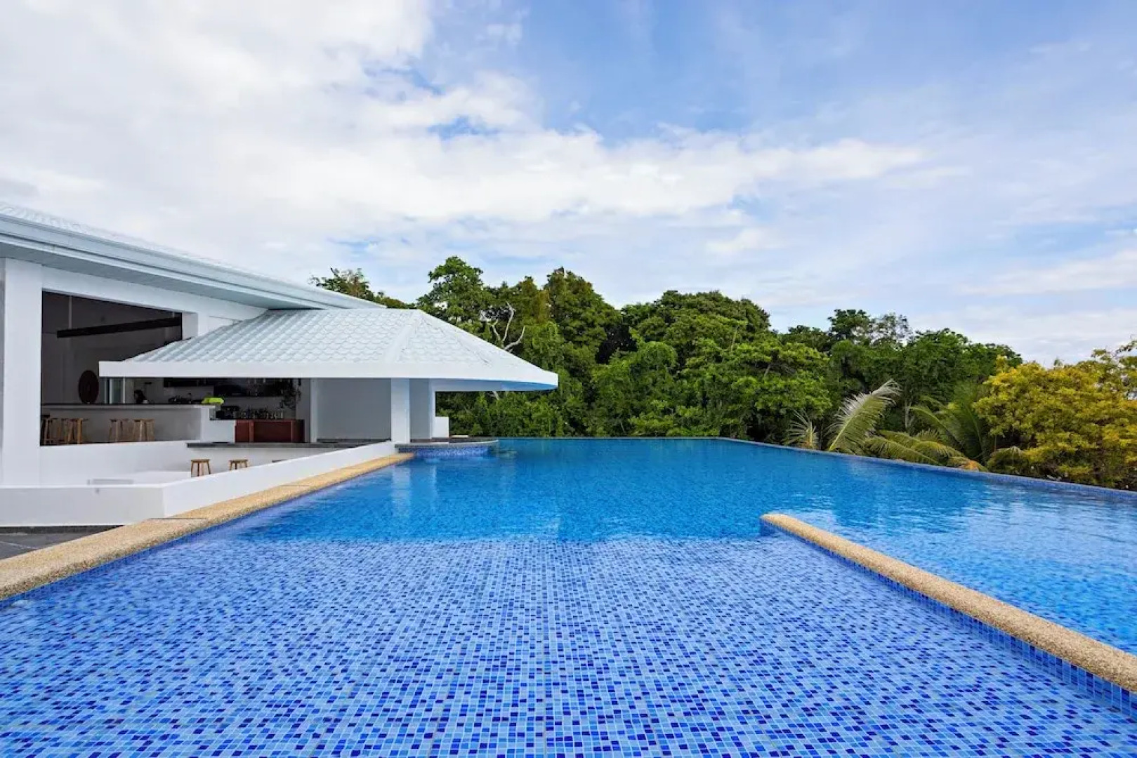 Dive Spot Asia & Brumini Beach Resort