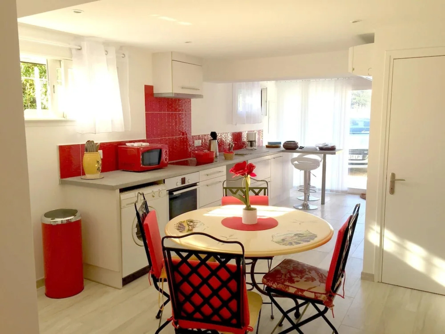 Studio in Vence, With Wonderful City View, Private Pool, Enclosed Gard