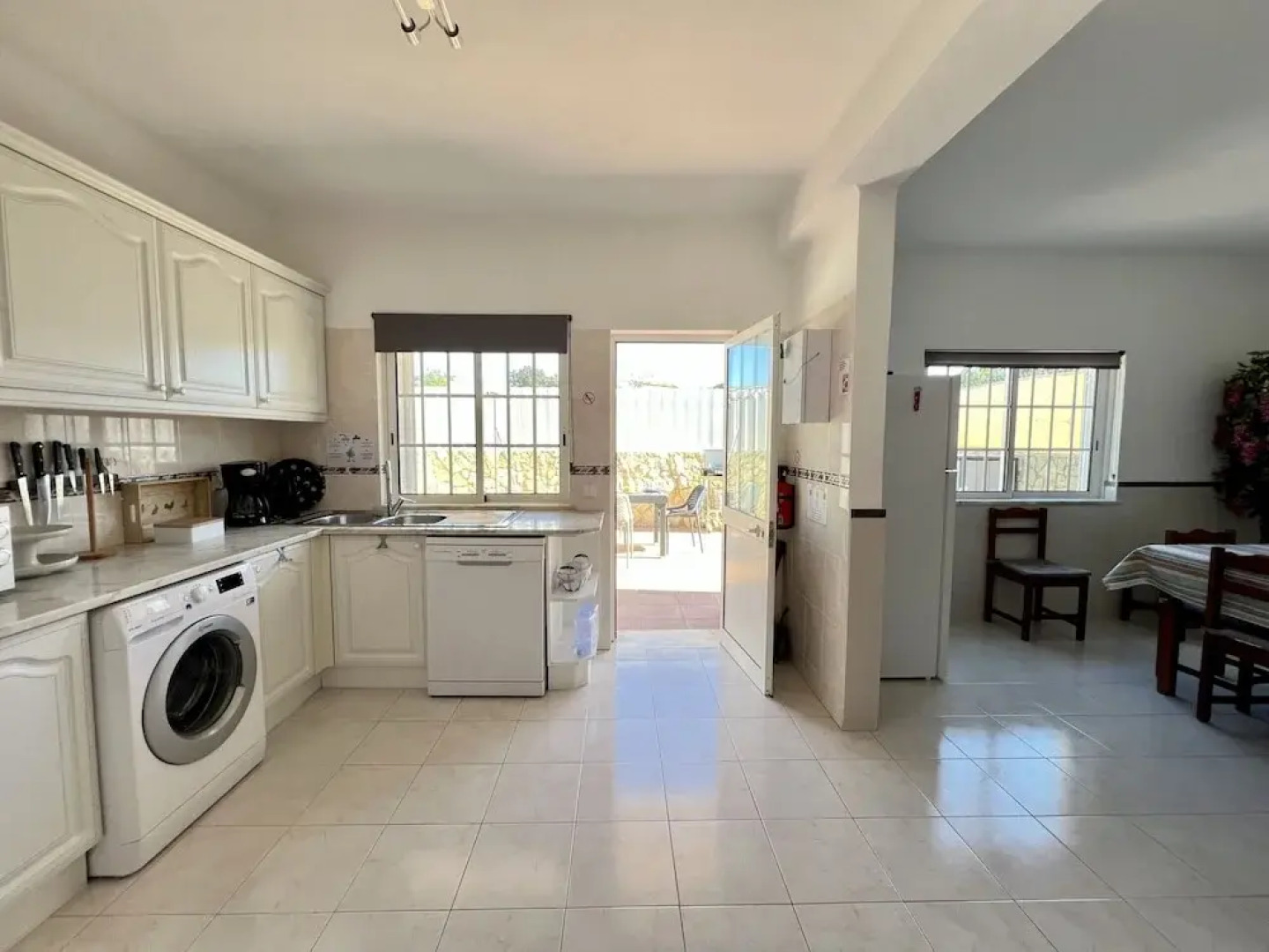 Pêra Stylish Villa With Pool by Homing