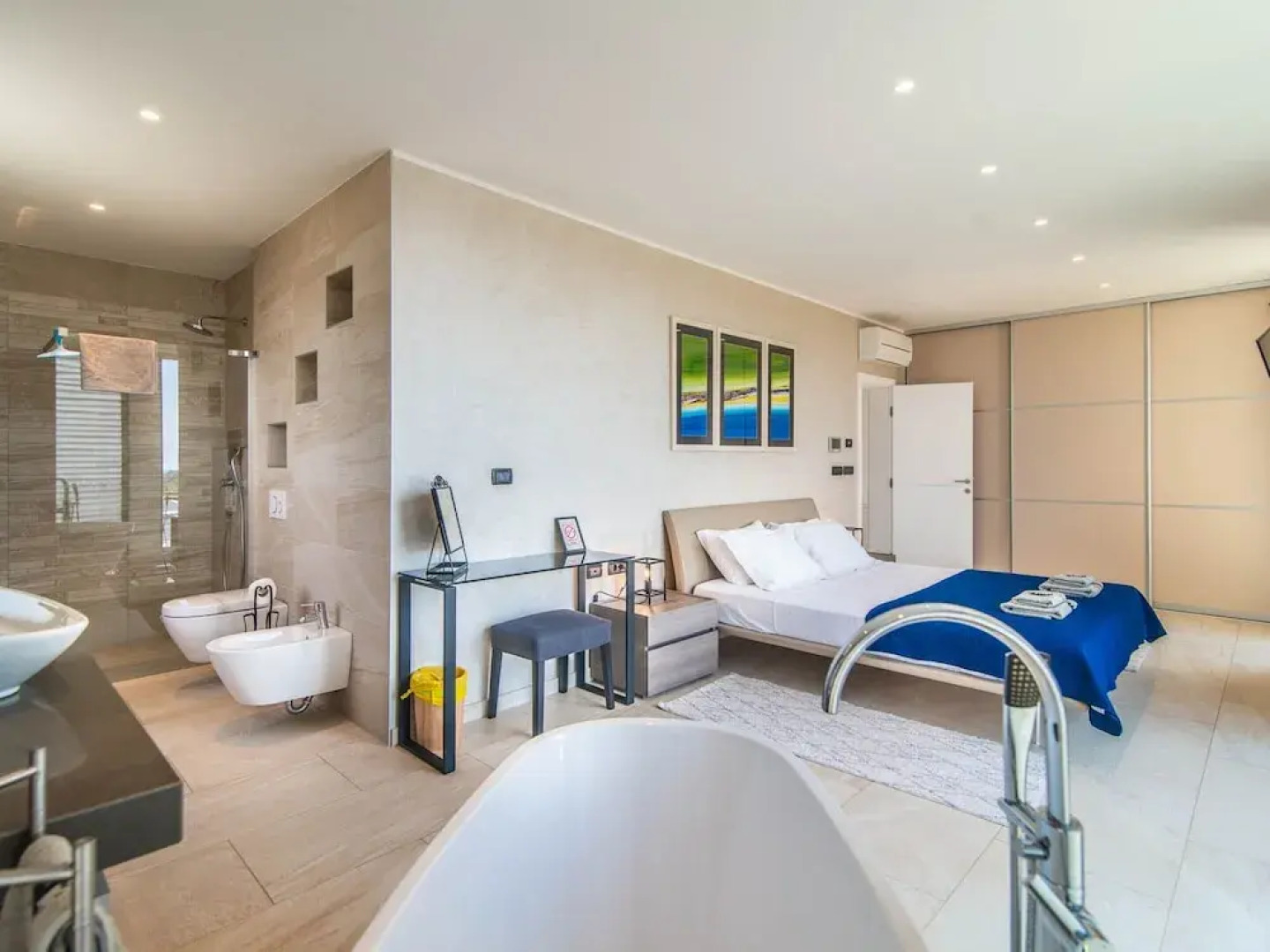 Luxury Villa With Pool and sea View