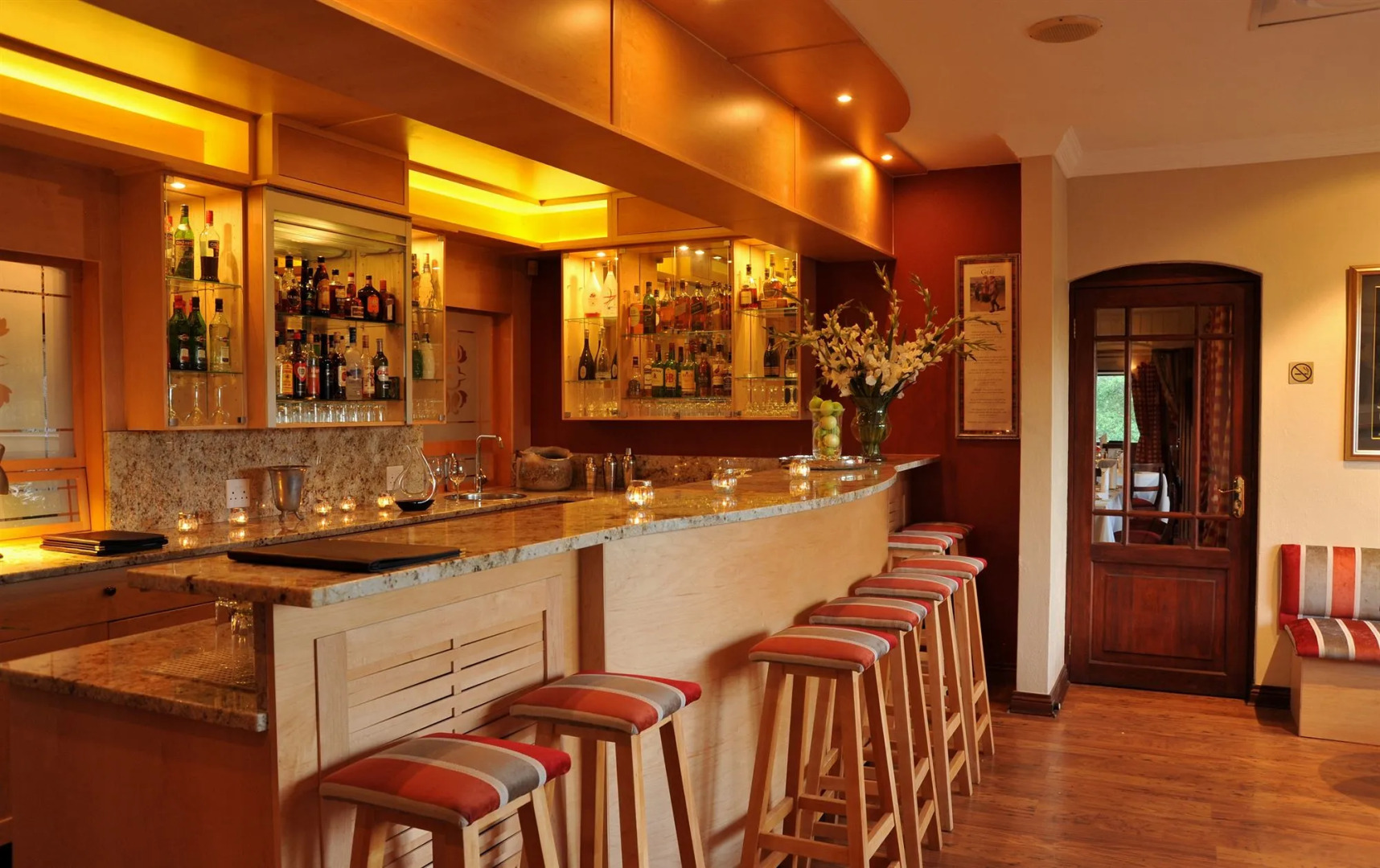 Oliver's Restaurant & Lodge