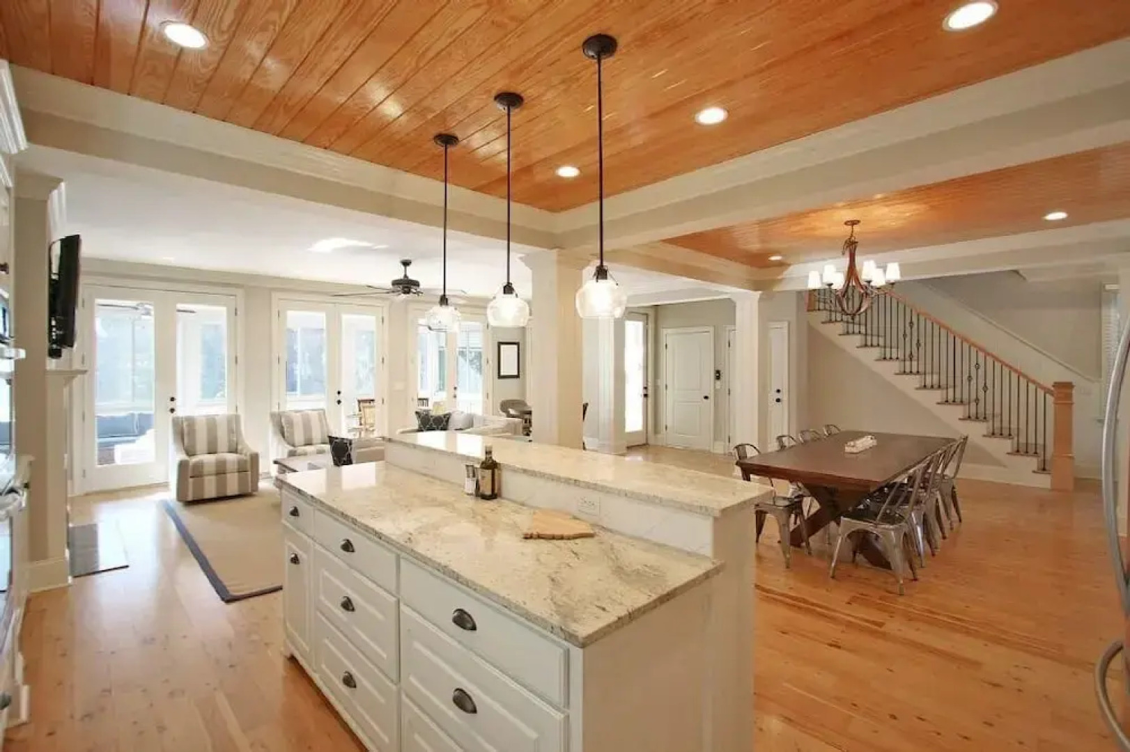 2602 Hartnett Boulevard