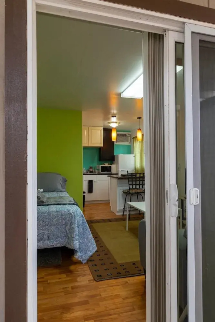 Bright Studio in Concord, Near Bart