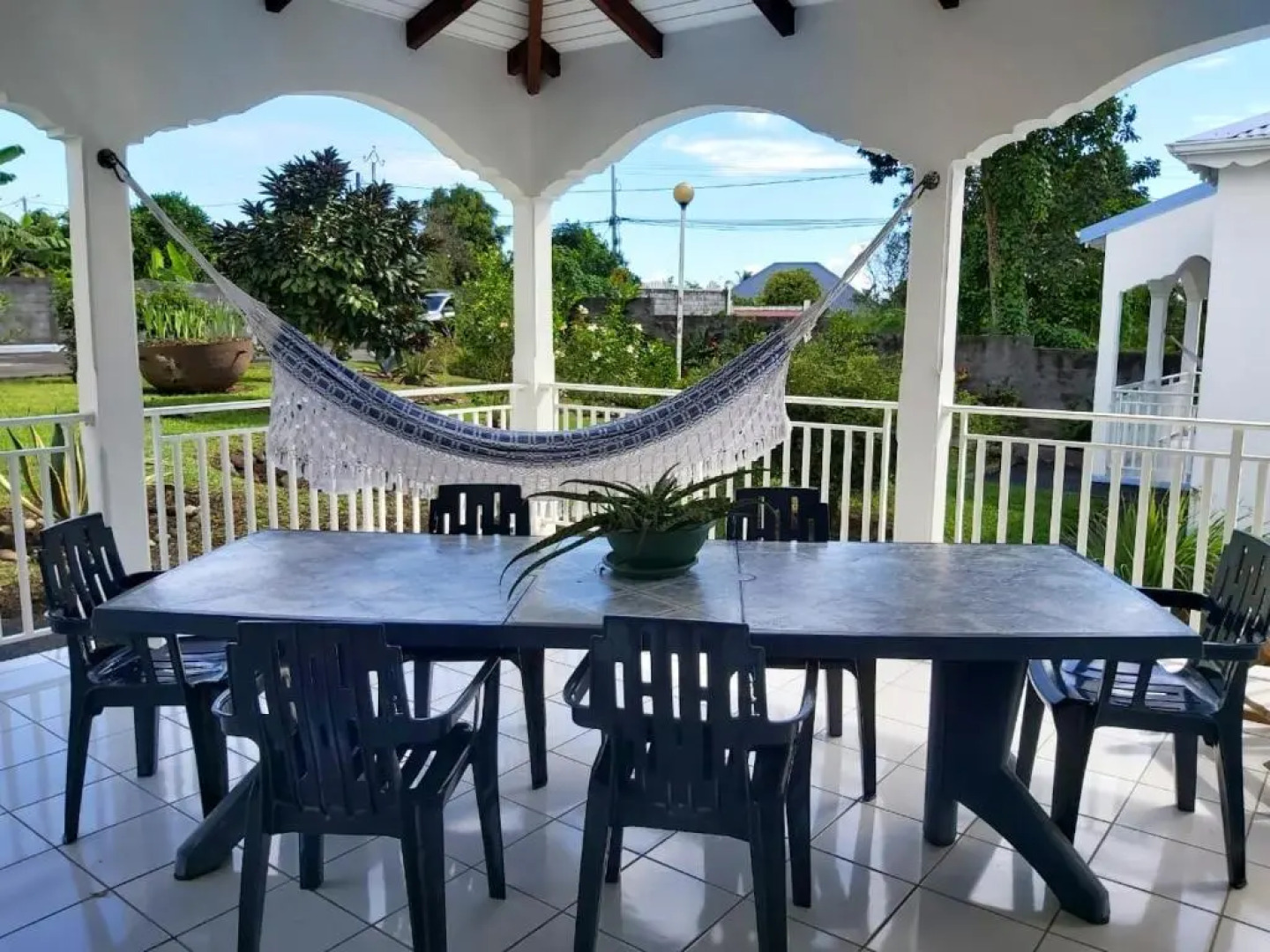Bungalow d'une chambre avec piscine partagee jardin clos et wifi a Capesterre Belle Eau