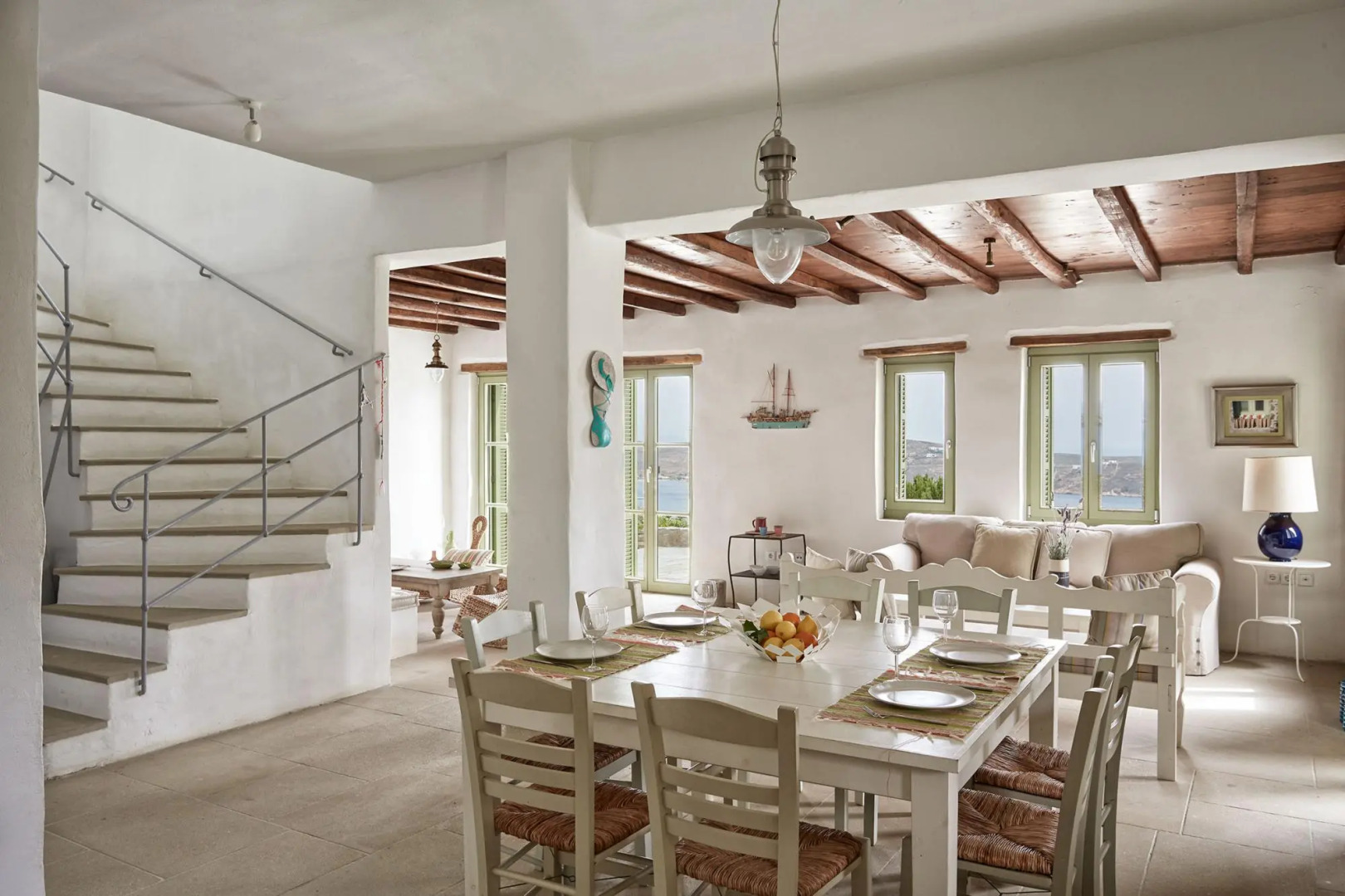 Spacious 6 bdrm Stone Villa with Pool