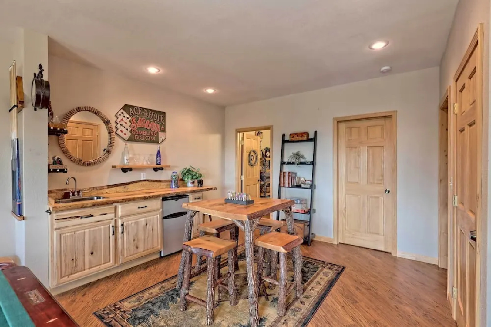 Spacious 'eagle's View' Luxury Cabin w/ Views