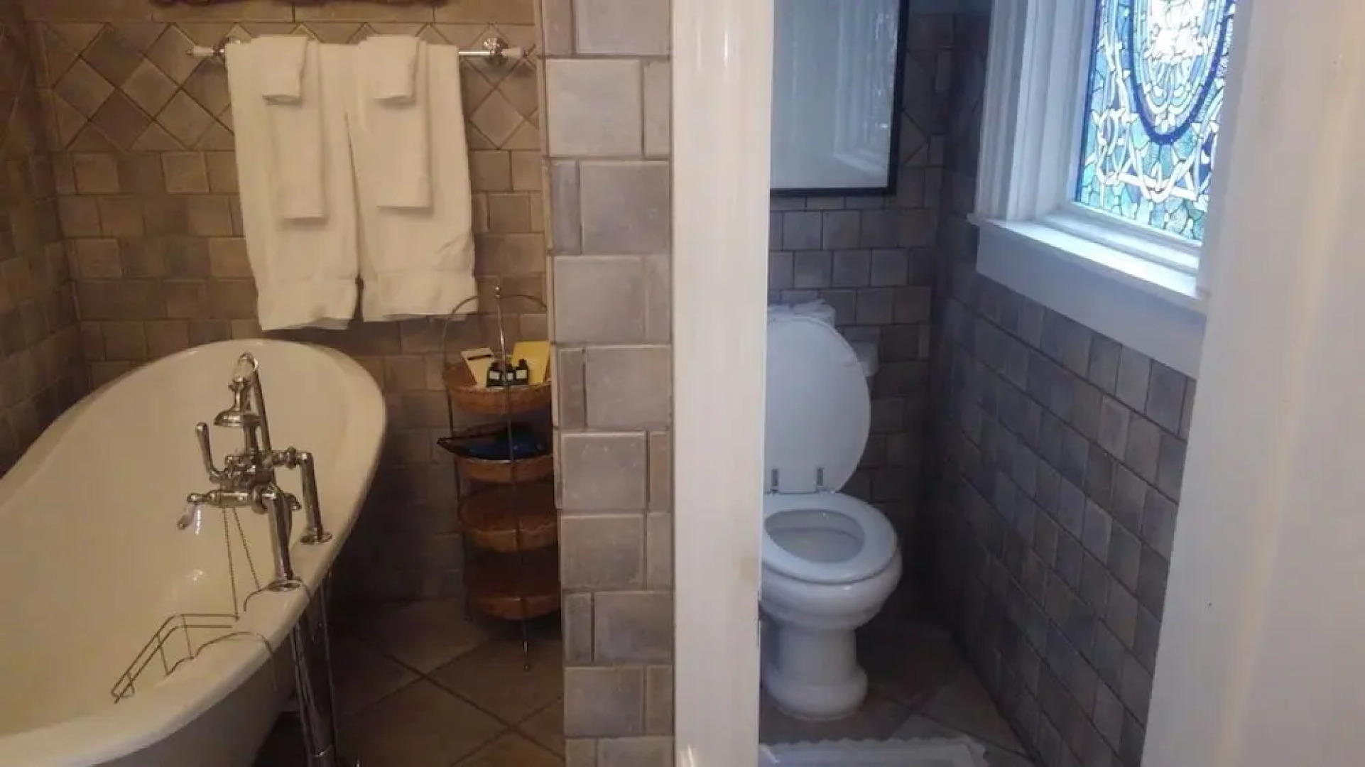 The Inn At Brevard - Bed And Breakfast - Adult Only