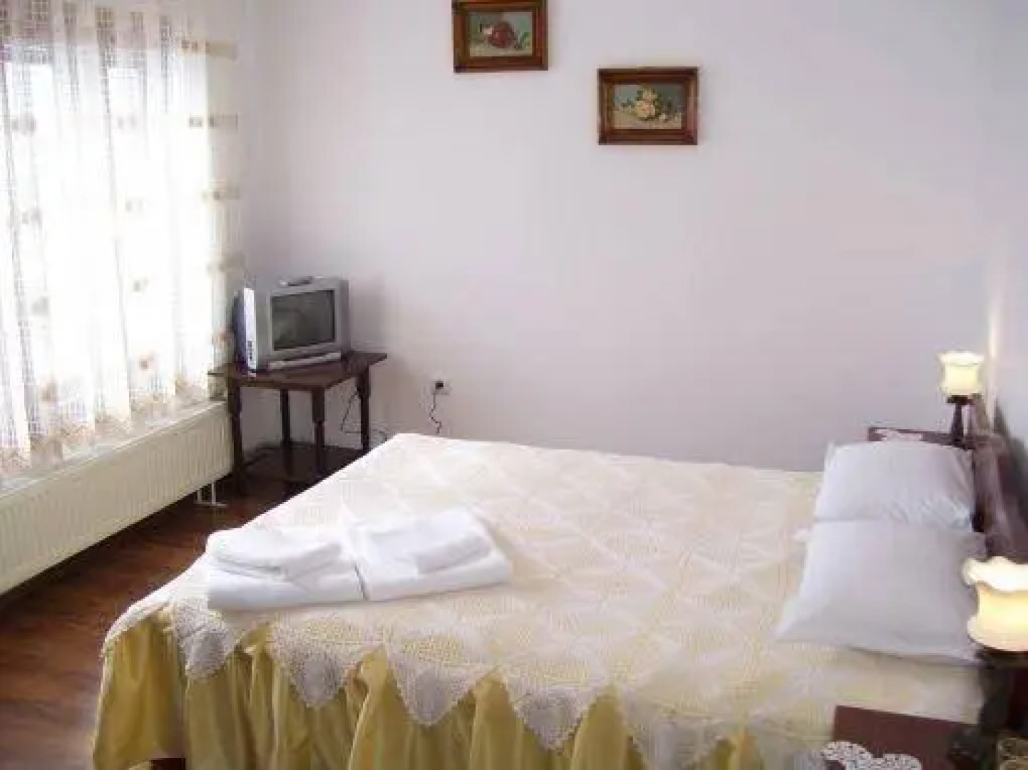 Iundova Guest House