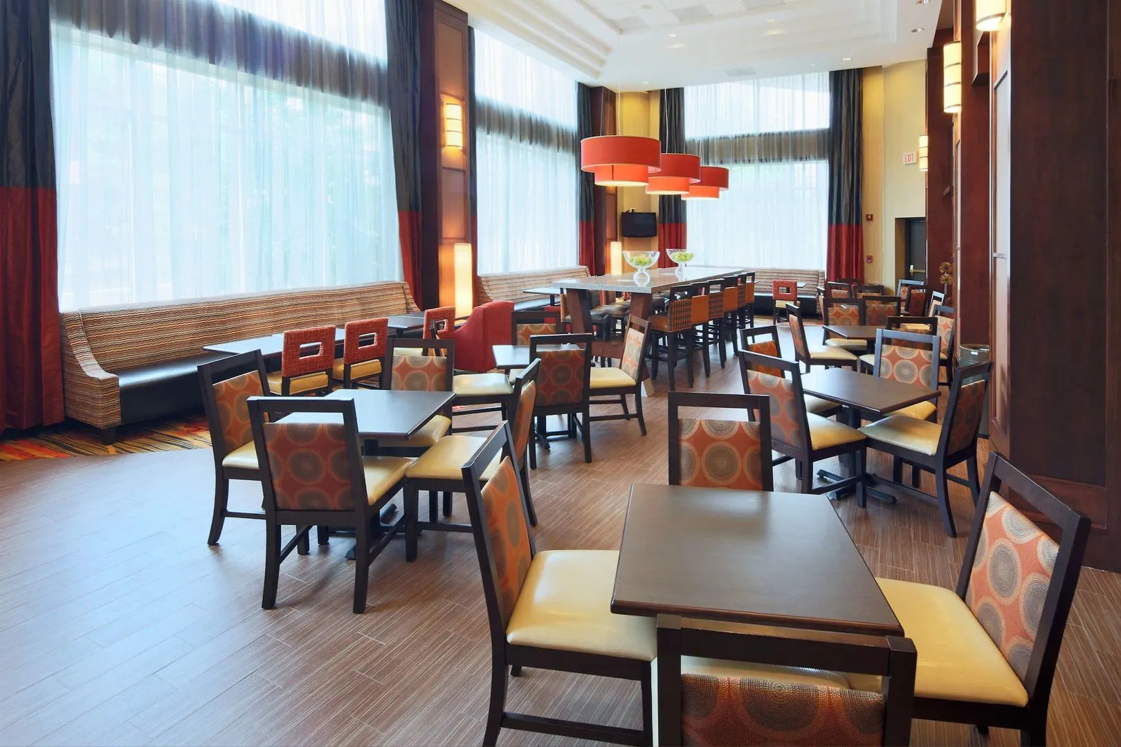 Hampton Inn & Suites Arlington Crystal City DCA