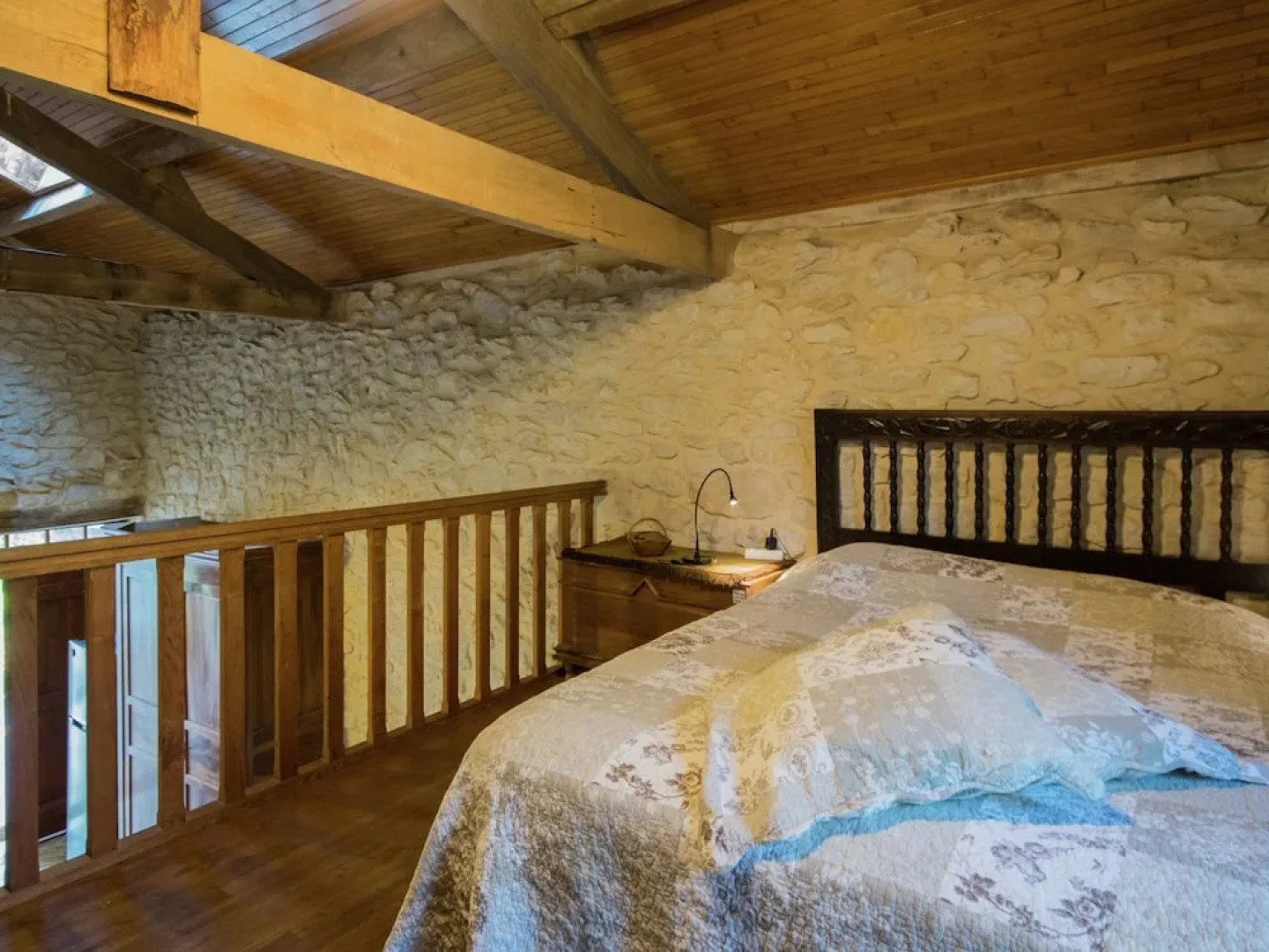 Beautiful Holiday Home in Mauroux With Swimming Pool