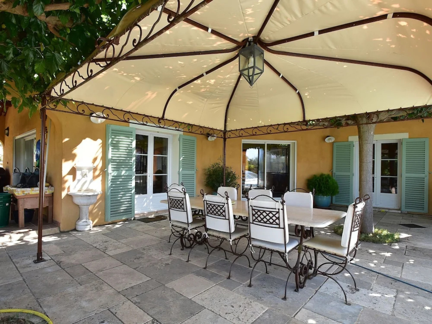 Stunning Villa Near Regusse With Private Swimming Pool