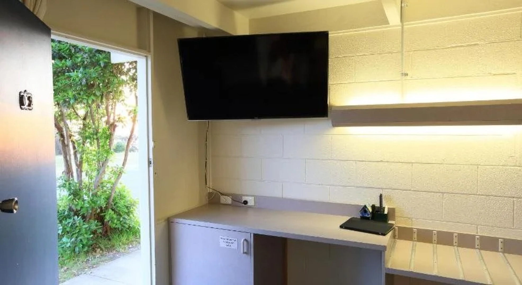 Econo Lodge Absolute Lake Entrance