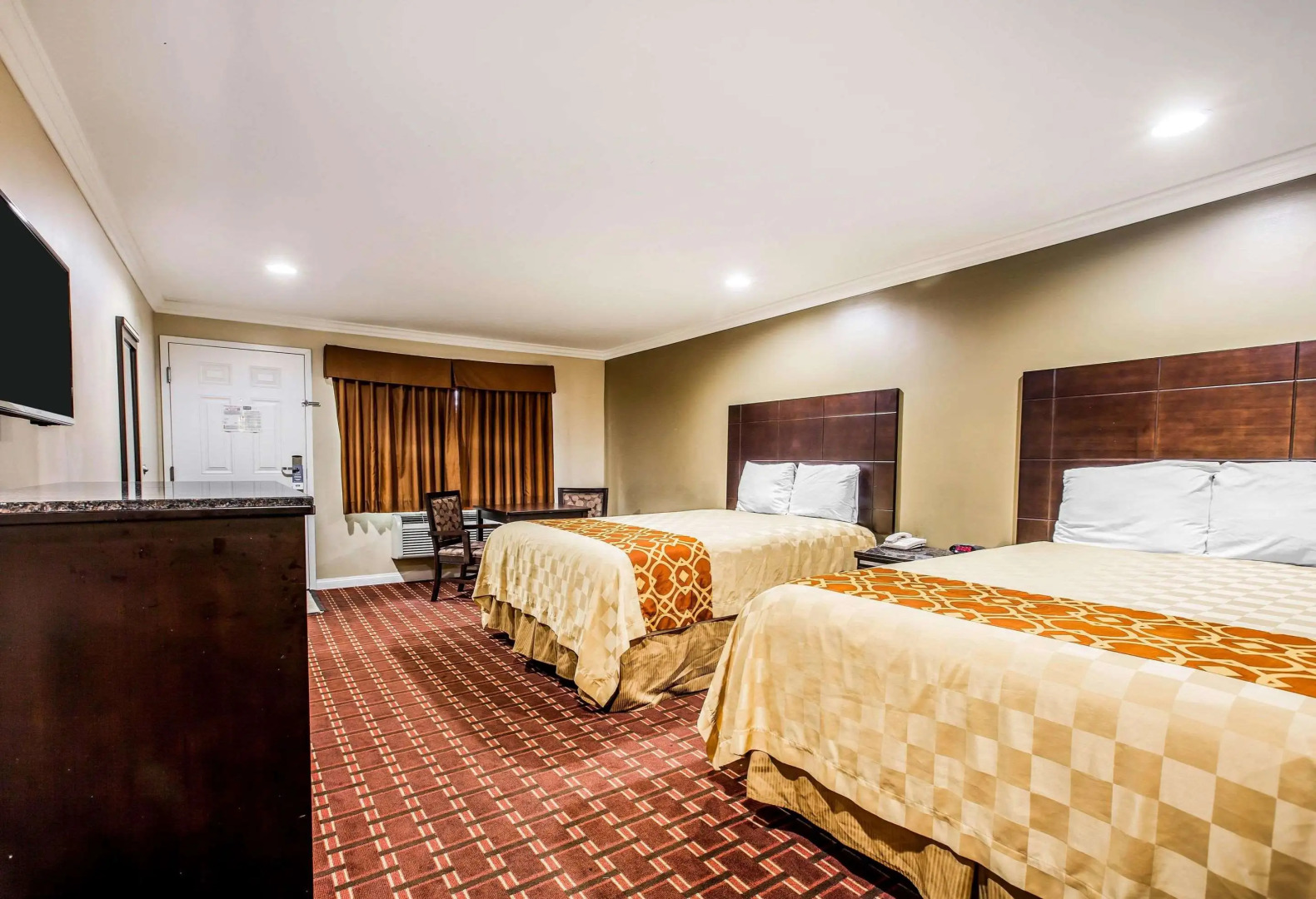 Rodeway Inn & Suites