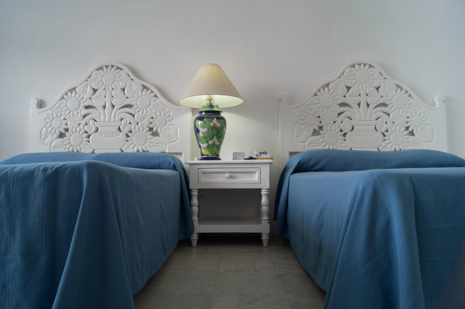 Dolphin Cove Inn