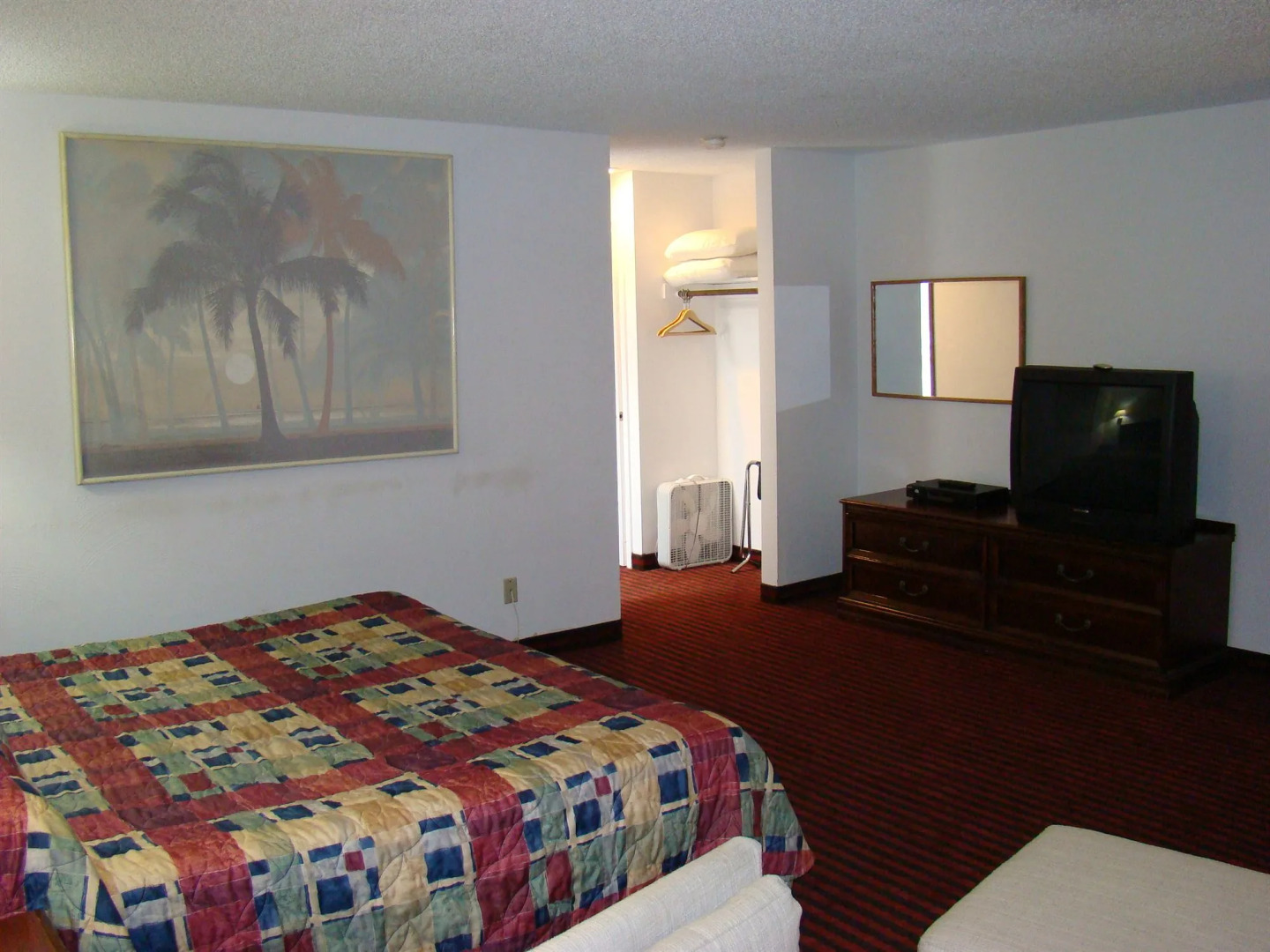 Rodeway Inn & Suites