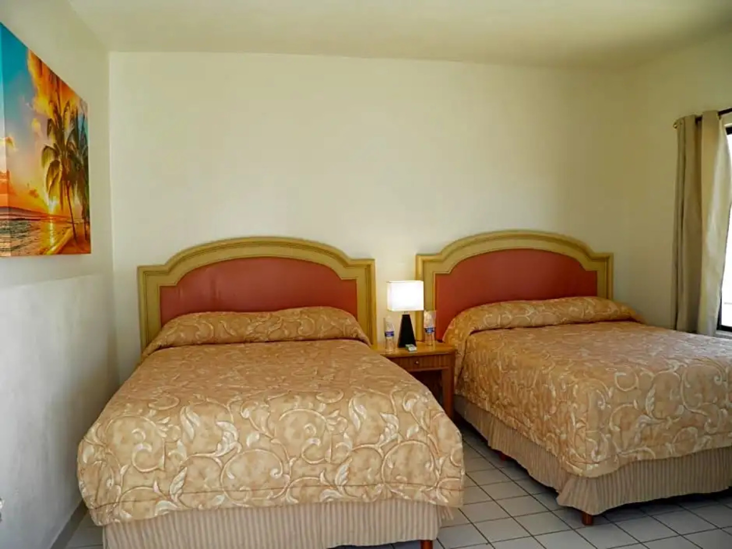 #52 Bungalow Seaside Hotel & Victors RV Park