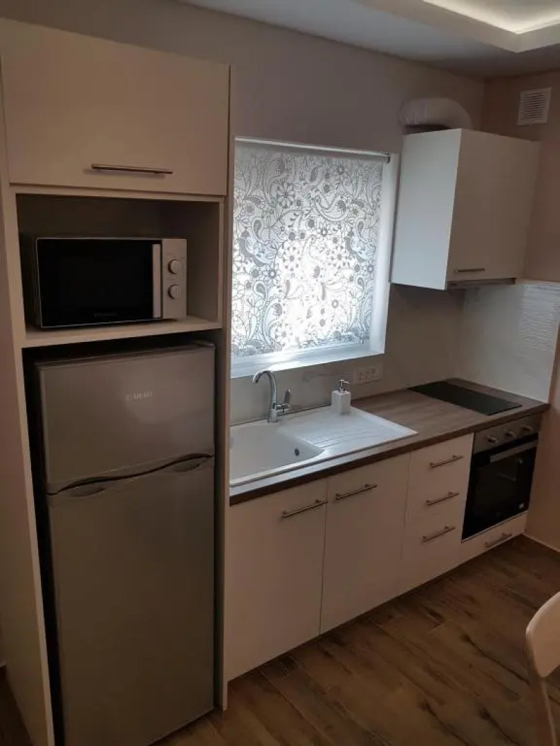 Marathon Studios & Apartments