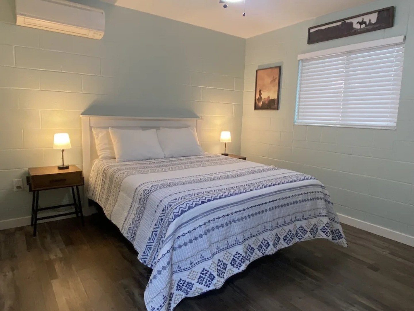 Holiday Motel & RV Park