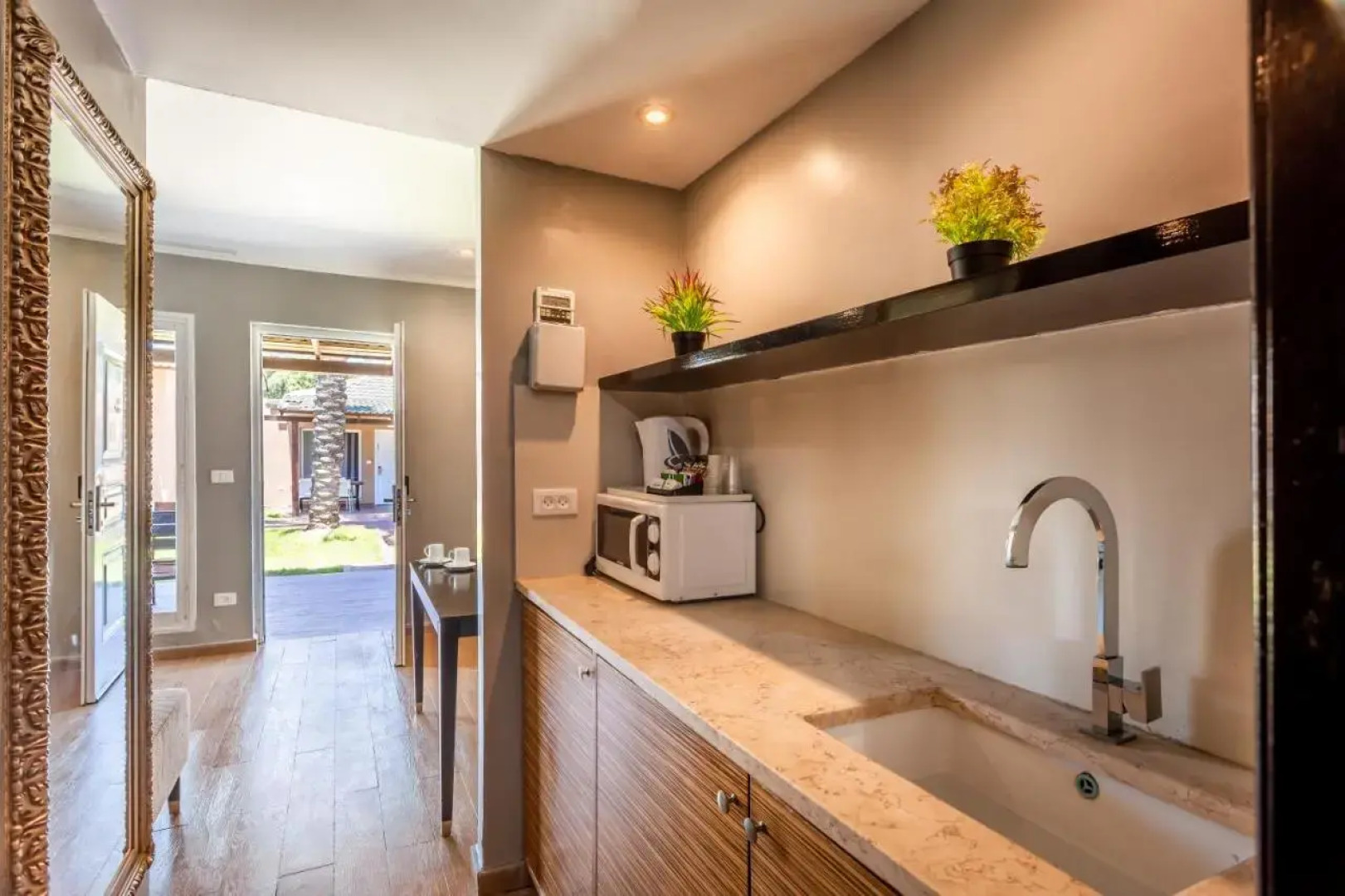 Daria- Authentic Israeli Experience