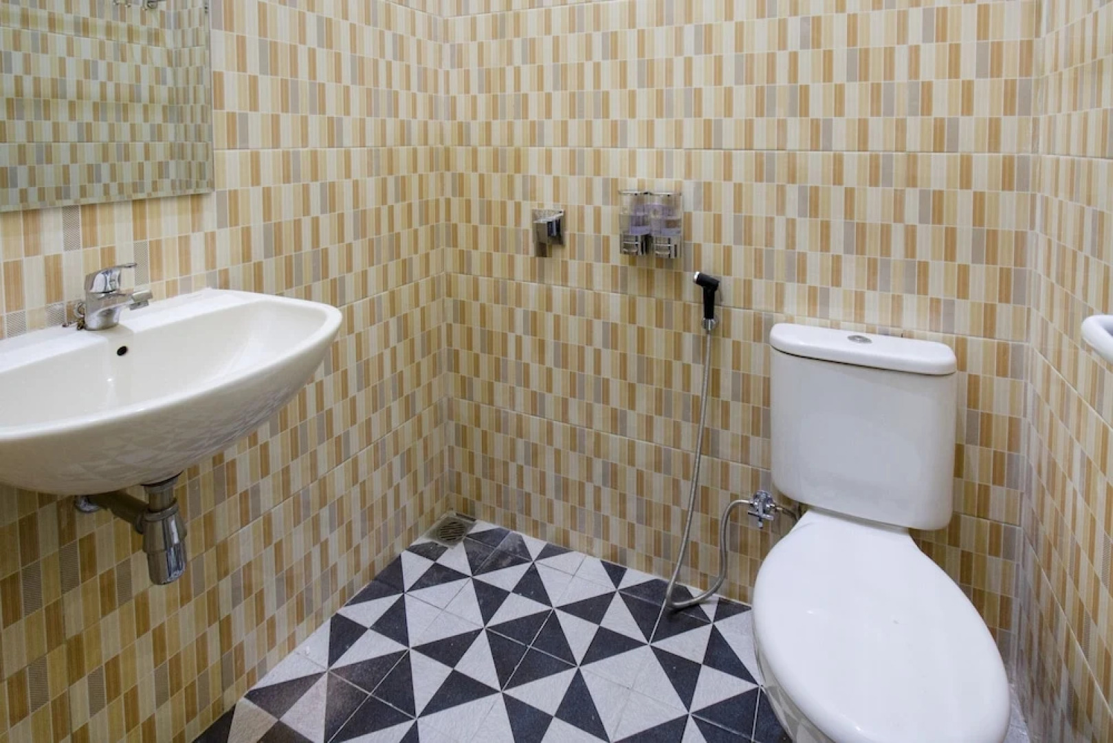 OYO 2753 Irma's Residence