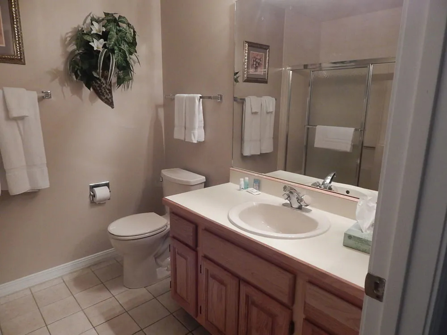 Four Seasons Racquet & Country Club