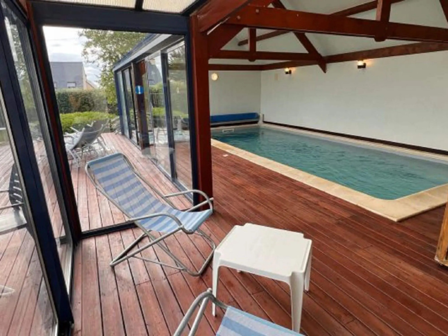 Attractive holiday home in Moëlan-sur-Mer with garden