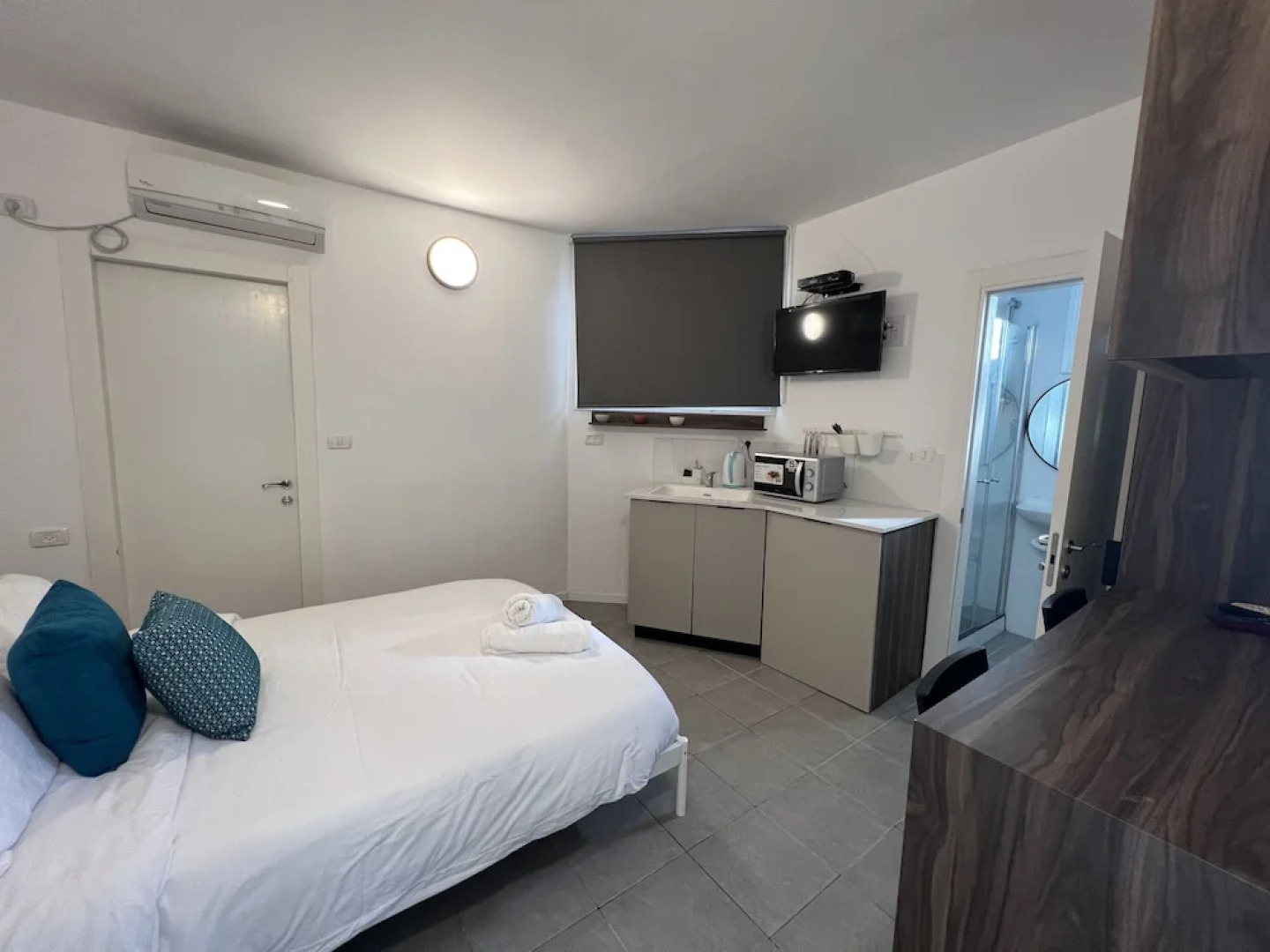 Ha-Carmel Market Apartment