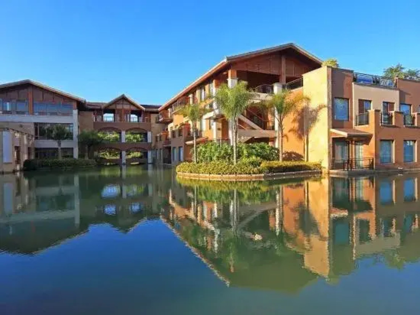 Huquan Resorts & Spa