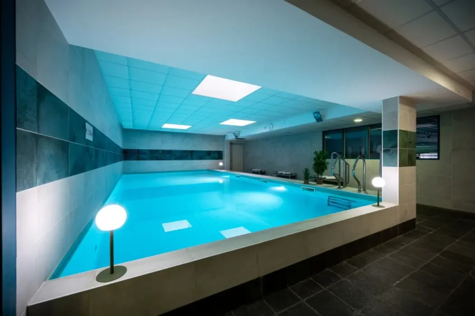 Nemea Appart Hotel Quai Victor Tours Centre