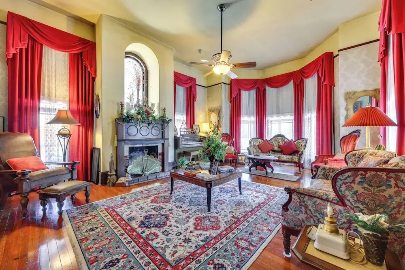 Grand Gables: Home 1 Block to St Johns River