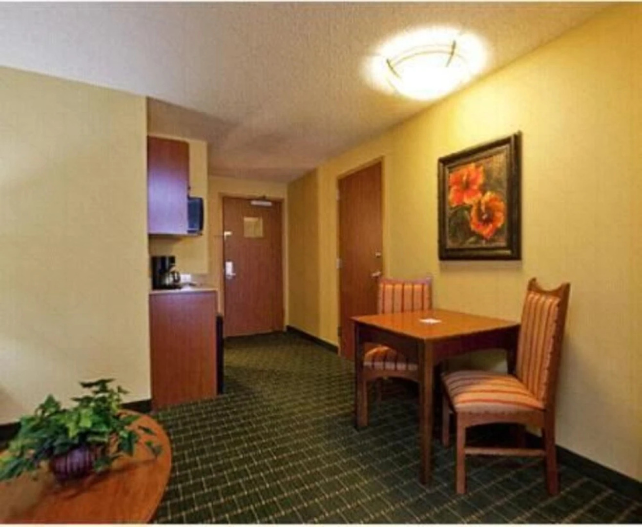 The Q Hotel And Suites