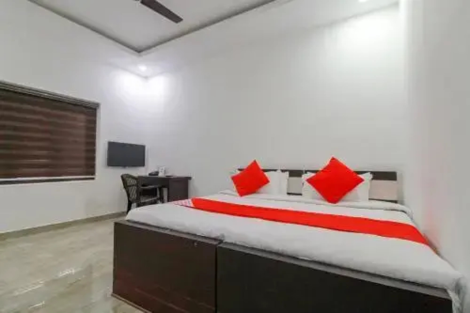 Oyo 28289 Tk Residency