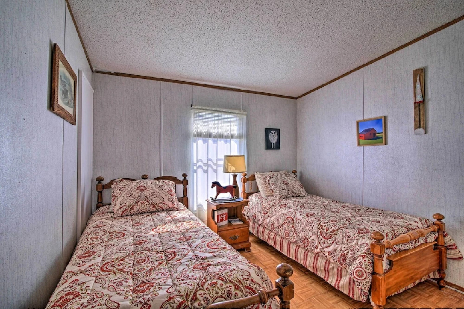 Utopia Family Home w/ Mountain Viewing Deck!