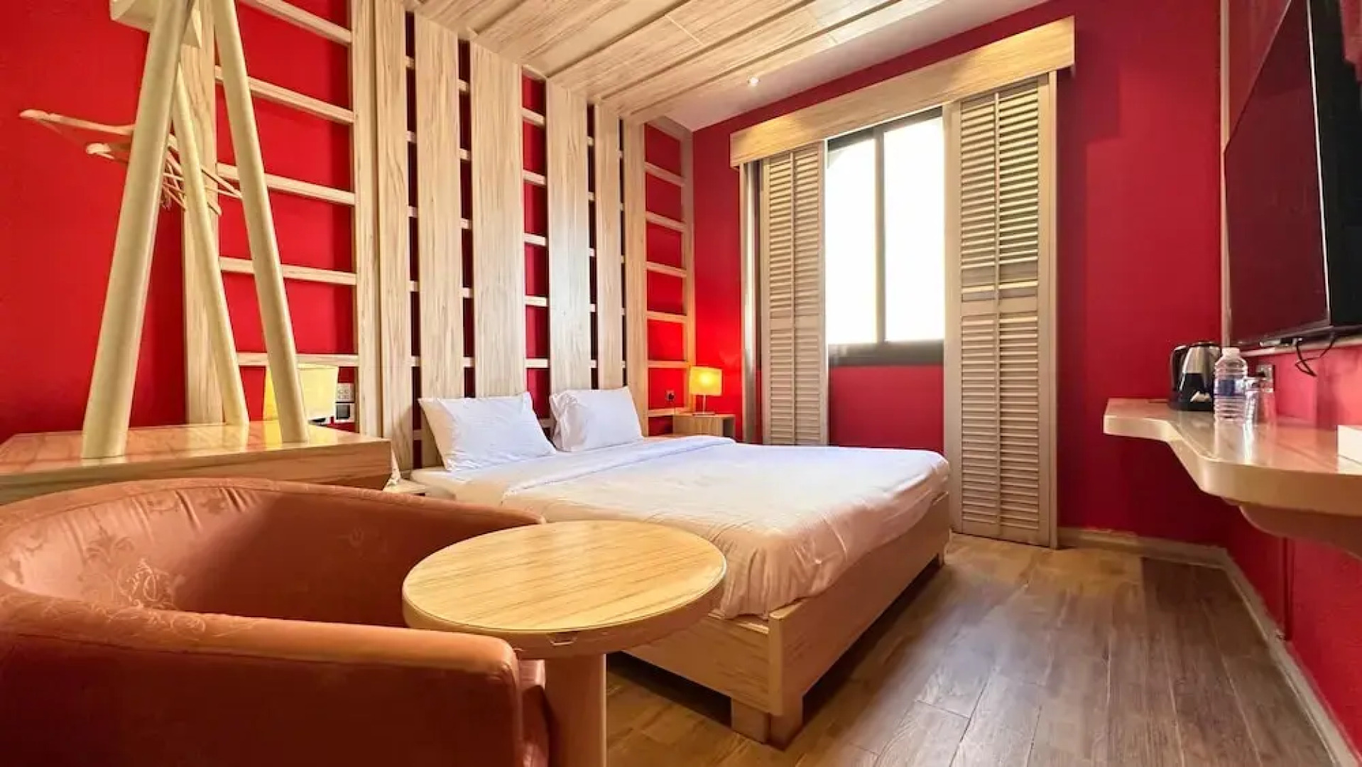 Отель Reflections Hotel