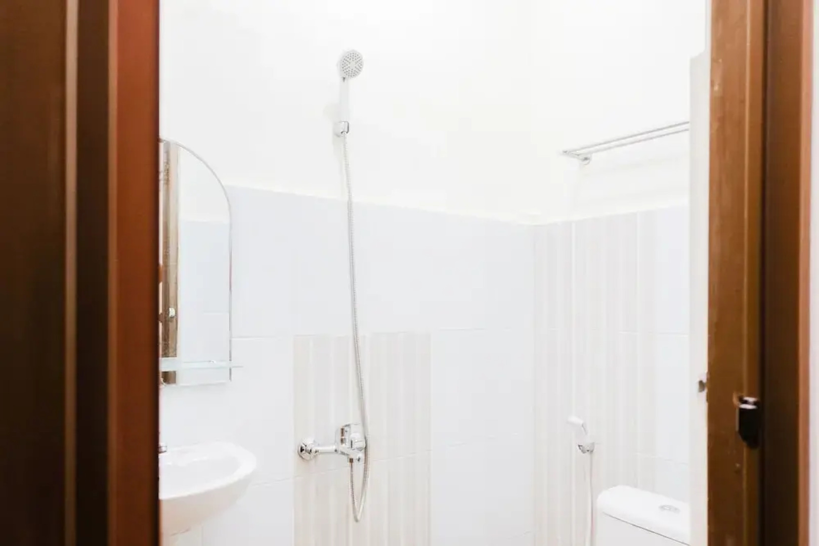 Oyo 1247 Antosa Family Residence