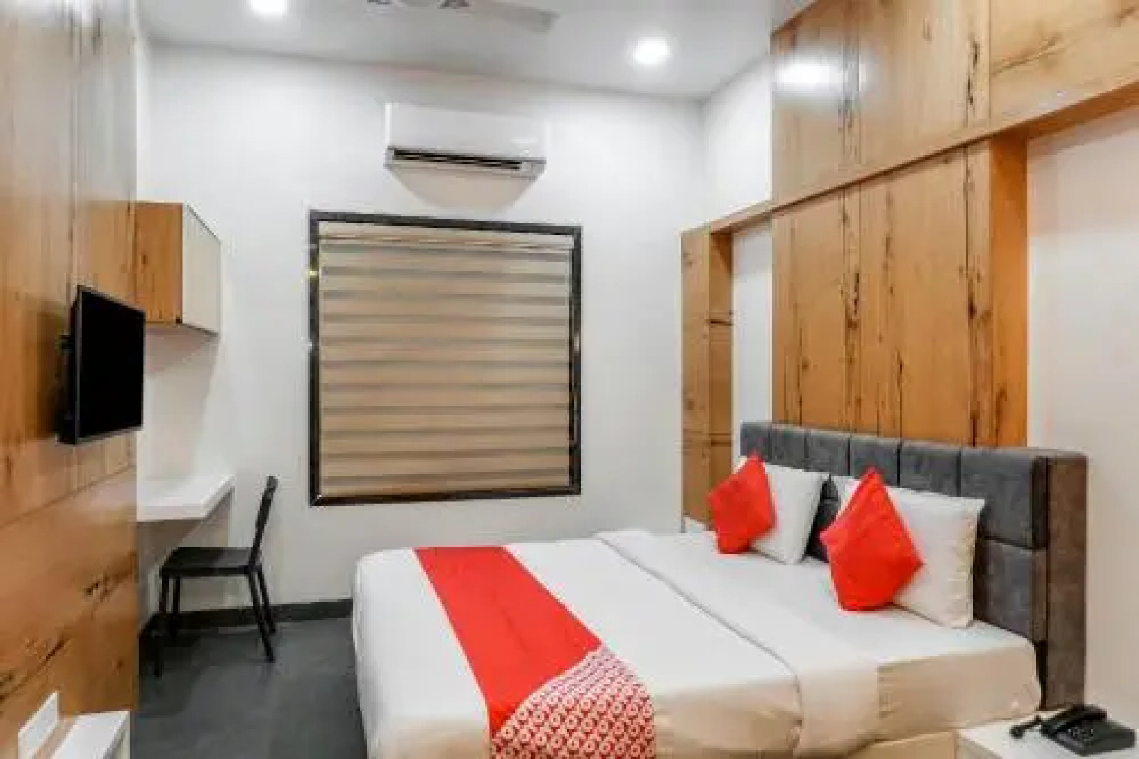 OYO 24187 Samar Palace